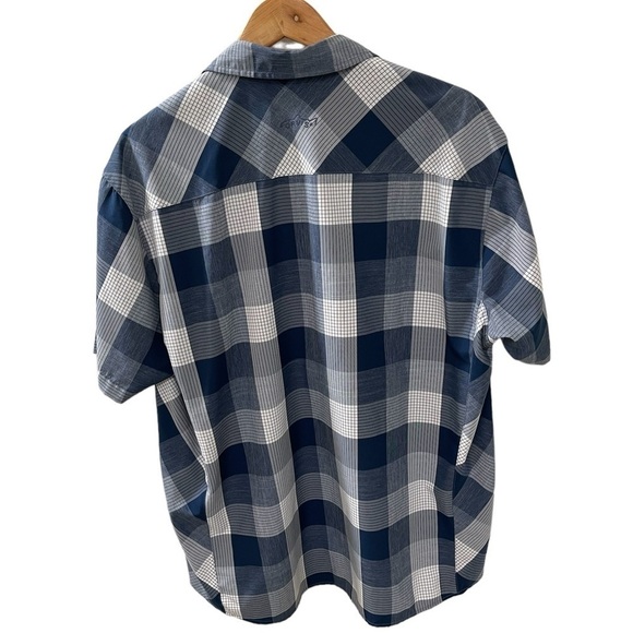Orvis Men’s blue/white plaid Shirt Size  XL 100% Polyester Active Button up. - Picture 2 of 5